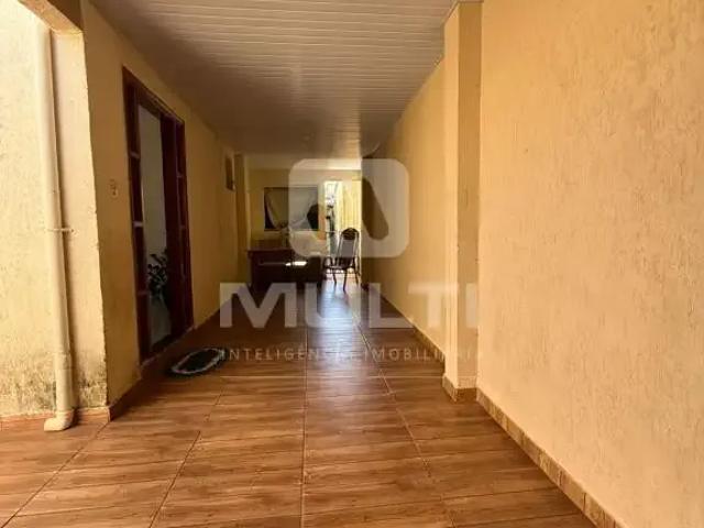 Casa / Sobrado para Venda em Uberlândia/MG Pacaembu 4 Quartos