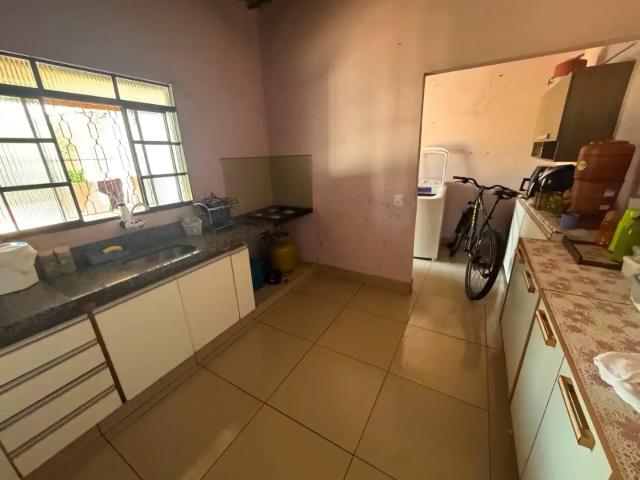 Casa / Sobrado para Venda em Uberlândia/MG Parque das Laranjeiras 2 Quartos
