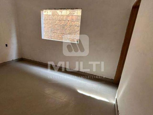 Casa / Sobrado para Venda em Uberlândia/MG Parque São Jorge I 2 Quartos