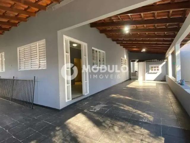 Casa / Sobrado para Venda em Uberlândia/MG Presidente Roosevelt 3 Quartos