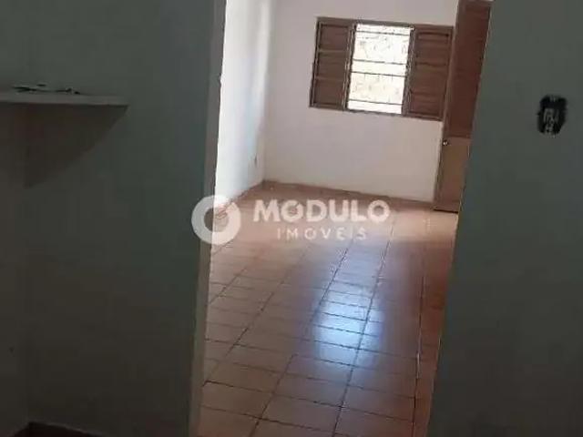 Casa / Sobrado para Venda em Uberlândia/MG Presidente Roosevelt 3 Quartos