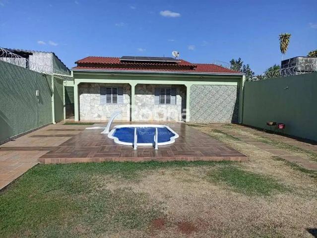 Casa / Sobrado para Venda em Uberlândia/MG Presidente Roosevelt 3 Quartos