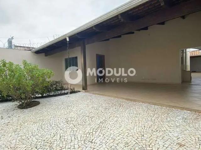 Casa / Sobrado para Venda em Uberlândia/MG Presidente Roosevelt 3 Quartos