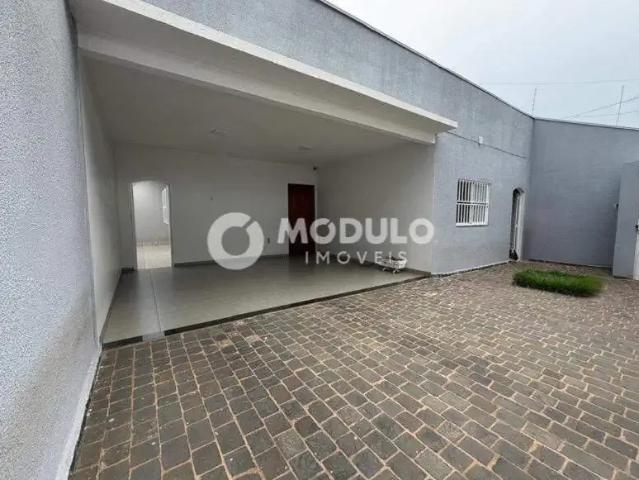 Casa / Sobrado para Venda em Uberlândia/MG Presidente Roosevelt 3 Quartos