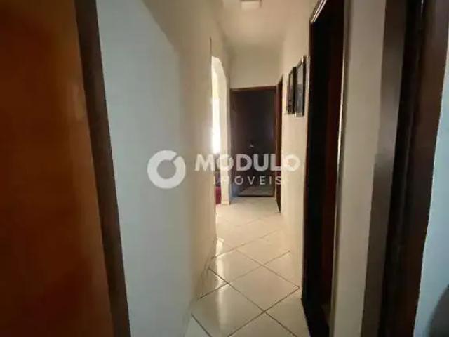 Casa / Sobrado para Venda em Uberlândia/MG Presidente Roosevelt 3 Quartos