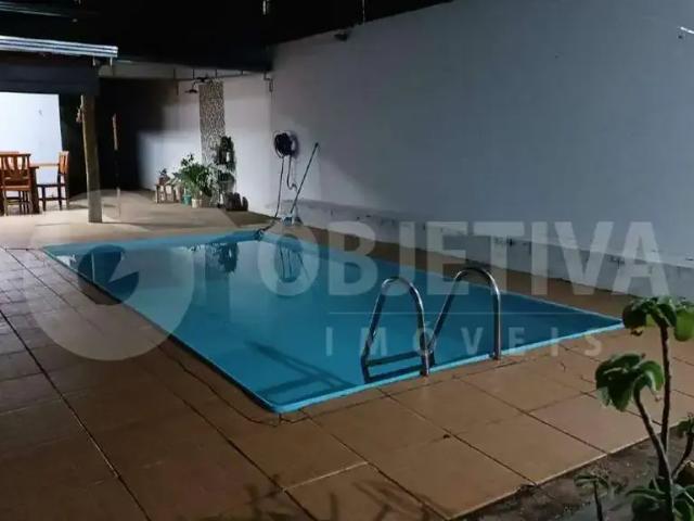 Casa / Sobrado para Venda em Uberlândia/MG Presidente Roosevelt 3 Quartos