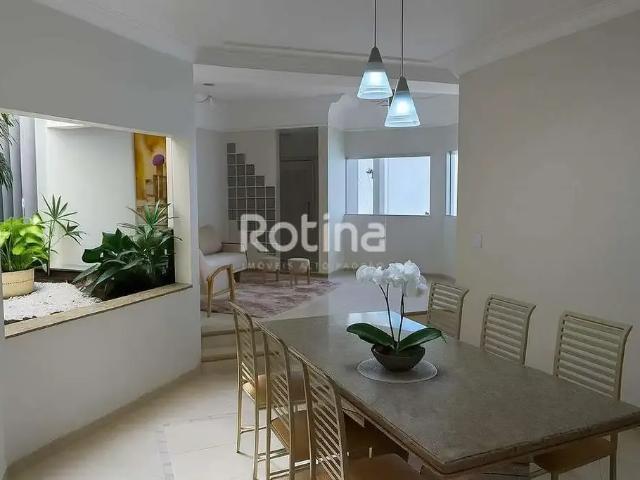 Casa / Sobrado para Venda em Uberlândia/MG Presidente Roosevelt 3 Quartos