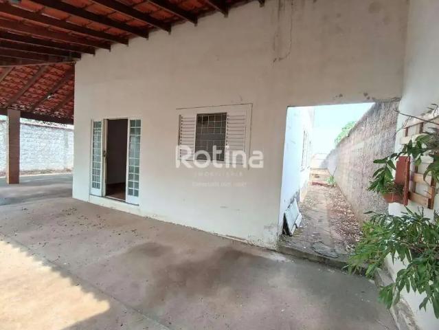 Casa / Sobrado para Venda em Uberlândia/MG Presidente Roosevelt 2 Quartos