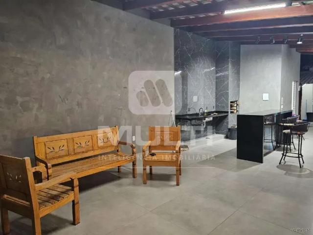Casa / Sobrado para Venda em Uberlândia/MG Presidente Roosevelt 2 Quartos