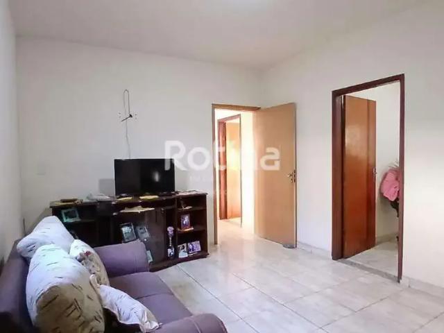 Casa / Sobrado para Venda em Uberlândia/MG Presidente Roosevelt 4 Quartos