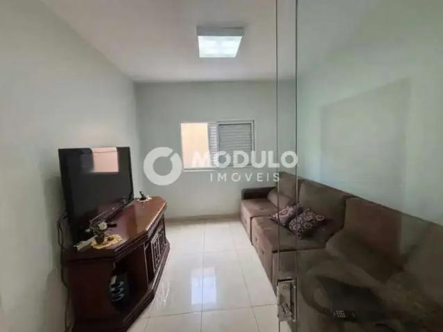 Casa / Sobrado para Venda em Uberlândia/MG Presidente Roosevelt 4 Quartos