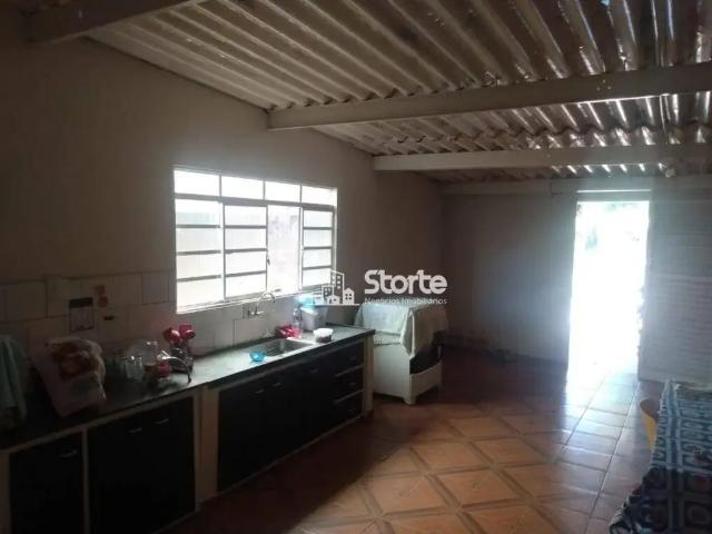 Casa / Sobrado para Venda em Uberlândia/MG Presidente Roosevelt 4 Quartos
