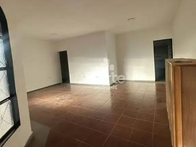 Casa / Sobrado para Venda em Uberlândia/MG Presidente Roosevelt 4 Quartos
