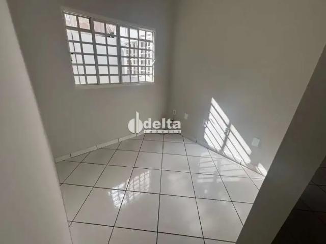 Casa / Sobrado para Venda em Uberlândia/MG Presidente Roosevelt 4 Quartos