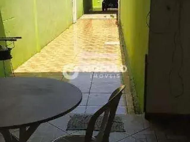 Casa / Sobrado para Venda em Uberlândia/MG Presidente Roosevelt 5 Quartos