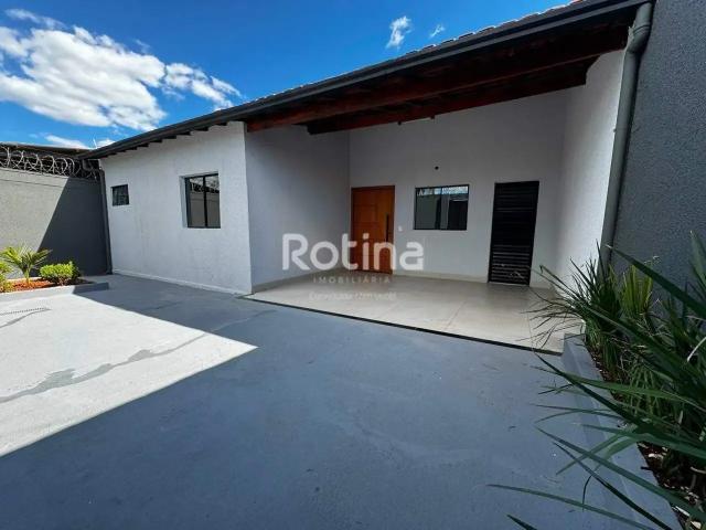 Casa / Sobrado para Venda em Uberlândia/MG Residencial Gramado 4 Quartos