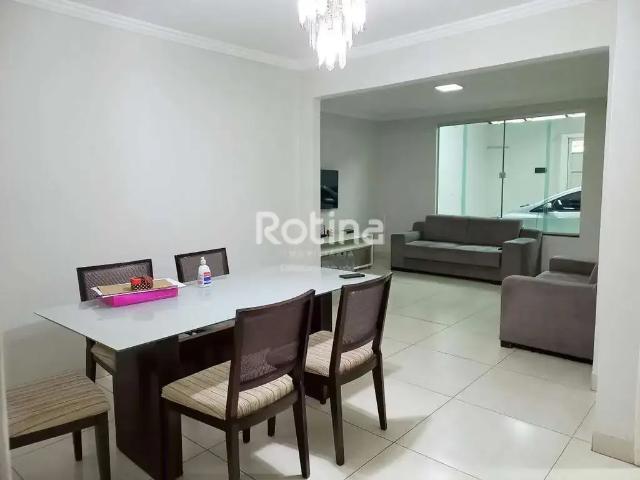 Casa / Sobrado para Venda em Uberlândia/MG Residencial Gramado 2 Quartos