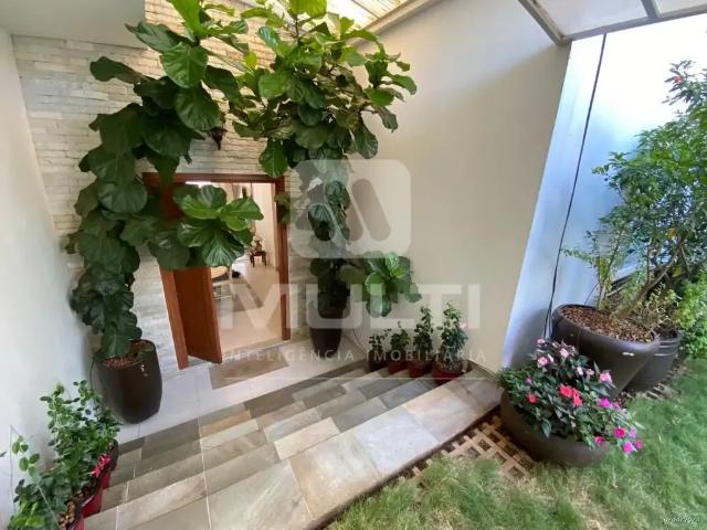 Casa / Sobrado para Venda em Uberlândia/MG Tabajaras 3 Quartos