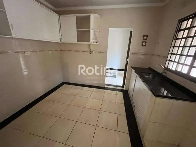 Casa / Sobrado para Venda em Uberlândia/MG Tabajaras 3 Quartos