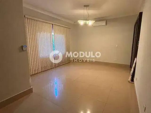 Casa / Sobrado para Venda em Uberlândia/MG Tabajaras 3 Quartos