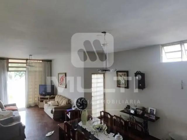 Casa / Sobrado para Venda em Uberlândia/MG Tabajaras 4 Quartos