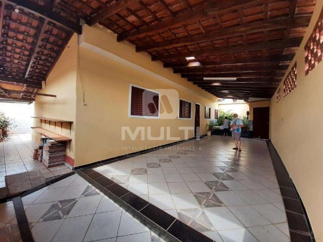 Casa / Sobrado para Venda em Uberlândia/MG Tubalina 3 Quartos