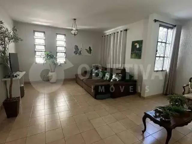 Casa / Sobrado para Venda em Uberlândia/MG Tubalina 3 Quartos