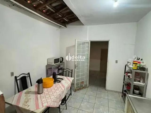 Casa / Sobrado para Venda em Uberlândia/MG Tubalina 3 Quartos