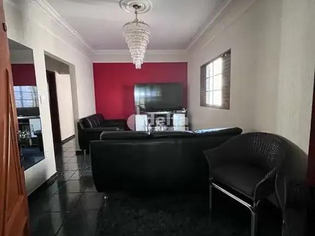 Casa / Sobrado para Venda em Uberlândia/MG Tubalina 4 Quartos