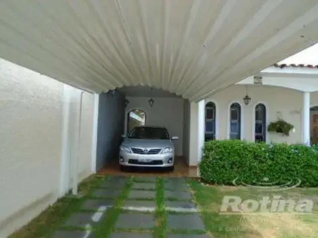 Casa / Sobrado para Venda em Uberlândia/MG Umuarama 3 Quartos
