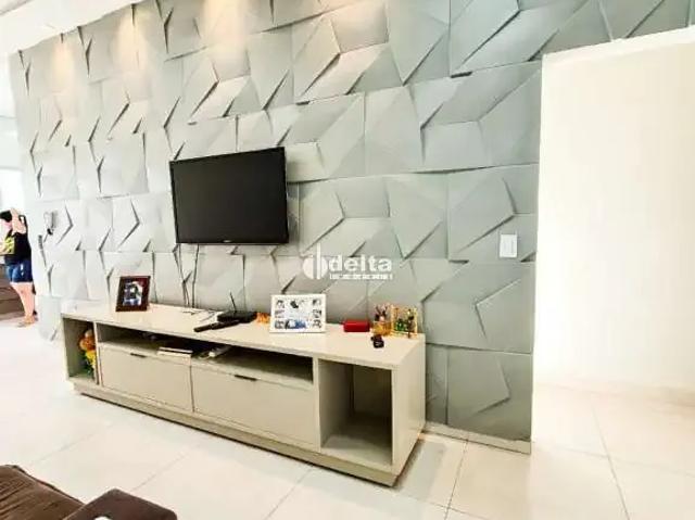 Casa / Sobrado para Venda em Uberlândia/MG Vida Nova 3 Quartos