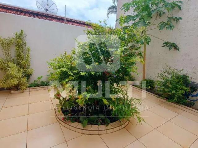 Casa / Sobrado para Venda em Uberlândia/MG Vigilato Pereira 4 Quartos