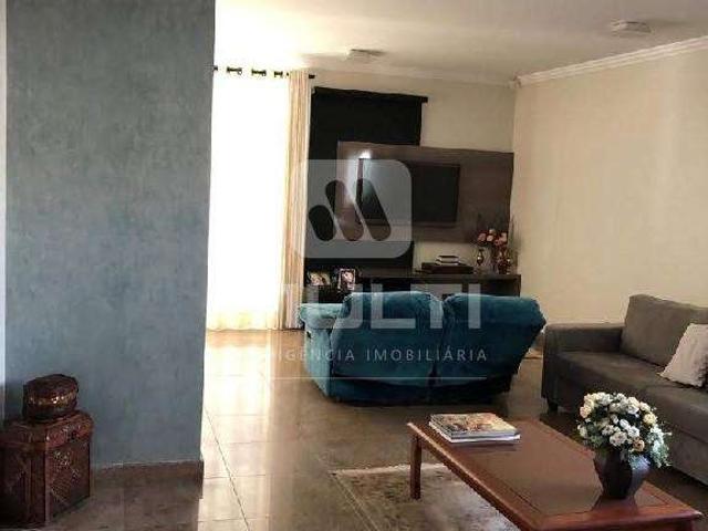 Casa / Sobrado para Venda em Uberlândia/MG Vila Póvoa 4 Quartos