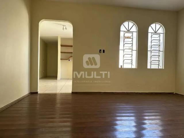 Casa / Sobrado para Venda em Uberlândia/MG Vila Póvoa 3 Quartos