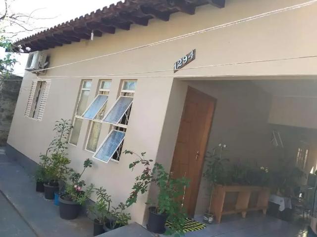 Casa / Sobrado para Venda em Umuarama/PR Zona VII 3 Quartos