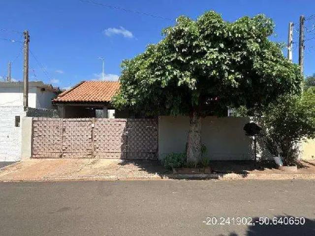 Casa / Sobrado para Venda em Urânia/SP Centro 3 Quartos