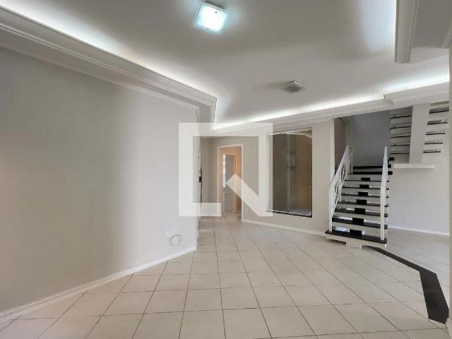 Casa / Sobrado para Venda em Valinhos/SP Ortizes 4 Quartos