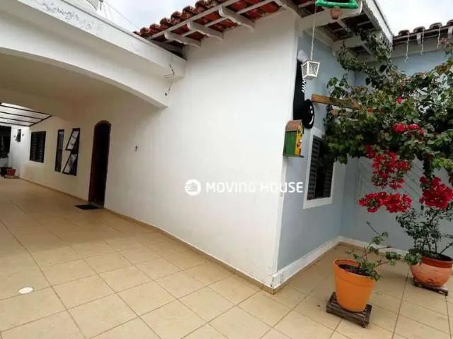 Casa / Sobrado para Venda em Valinhos/SP Castelo 4 Quartos