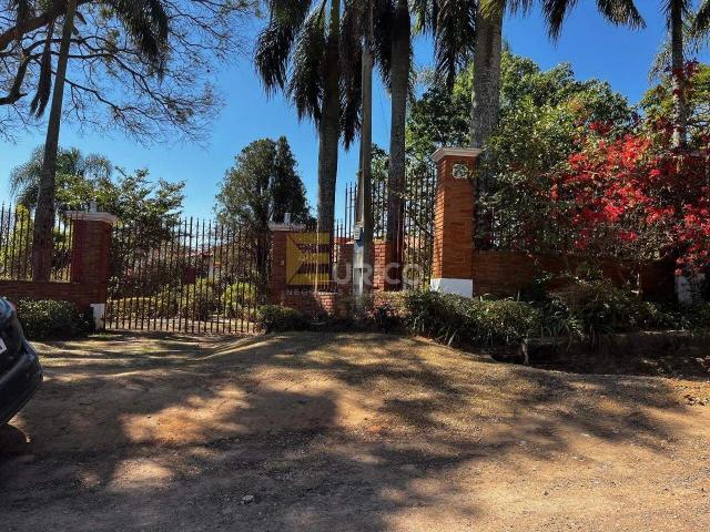 Casa / Sobrado para Venda em Valinhos/SP Chácaras Alpina 5 Quartos