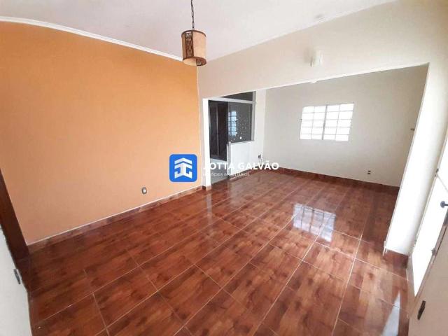 Casa / Sobrado para Venda em Valinhos/SP Chácaras Alpina 3 Quartos