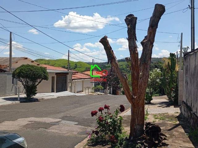 Casa / Sobrado para Venda em Valinhos/SP Colina dos Pinheiros 3 Quartos