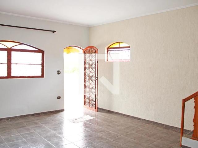 Casa / Sobrado para Venda em Valinhos/SP Colina dos Pinheiros 3 Quartos