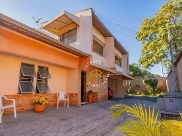 Casa / Sobrado para Venda em Valinhos/SP Jardim das Palmeiras 4 Quartos