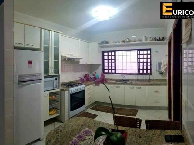 Casa / Sobrado para Venda em Valinhos/SP Jardim dos Manacás 4 Quartos