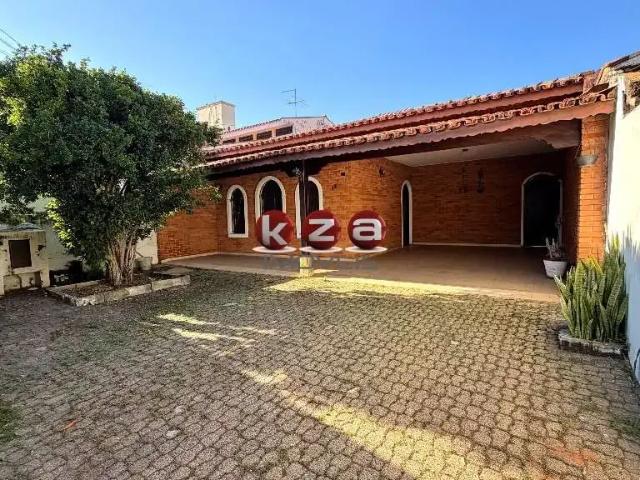 Casa / Sobrado para Venda em Valinhos/SP Jardim Paulista 3 Quartos