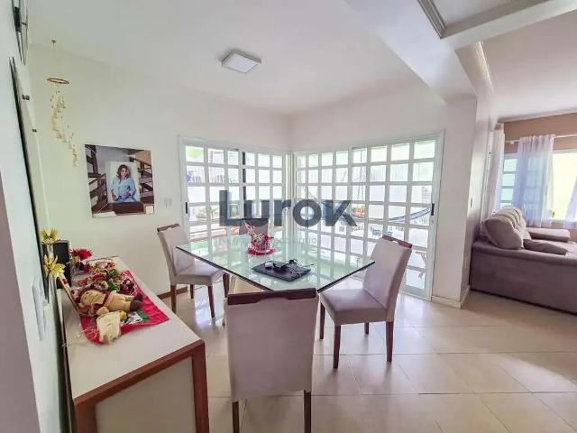 Casa / Sobrado para Venda em Valinhos/SP Jardim São Francisco 4 Quartos