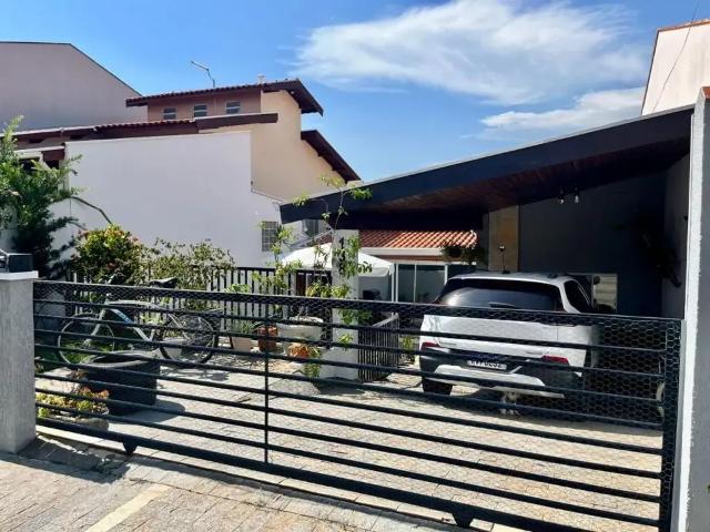 Casa / Sobrado para Venda em Valinhos/SP Lenheiro 3 Quartos