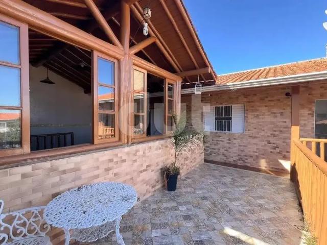 Casa / Sobrado para Venda em Valinhos/SP Parque Cecap 4 Quartos