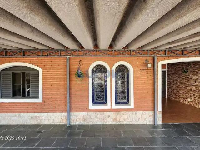 Casa / Sobrado para Venda em Valinhos/SP Parque das Colinas 3 Quartos