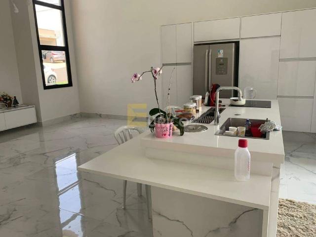 Casa / Sobrado para Venda em Valinhos/SP Residencial Vivenda das Pitangueiras 3 Quartos